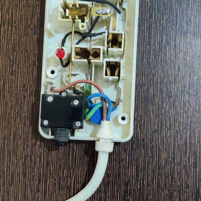 Power Extension Board Teardown The Tech Blog